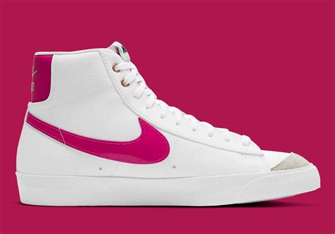 hot pink nike blazers|nike blazer sashiko pink.